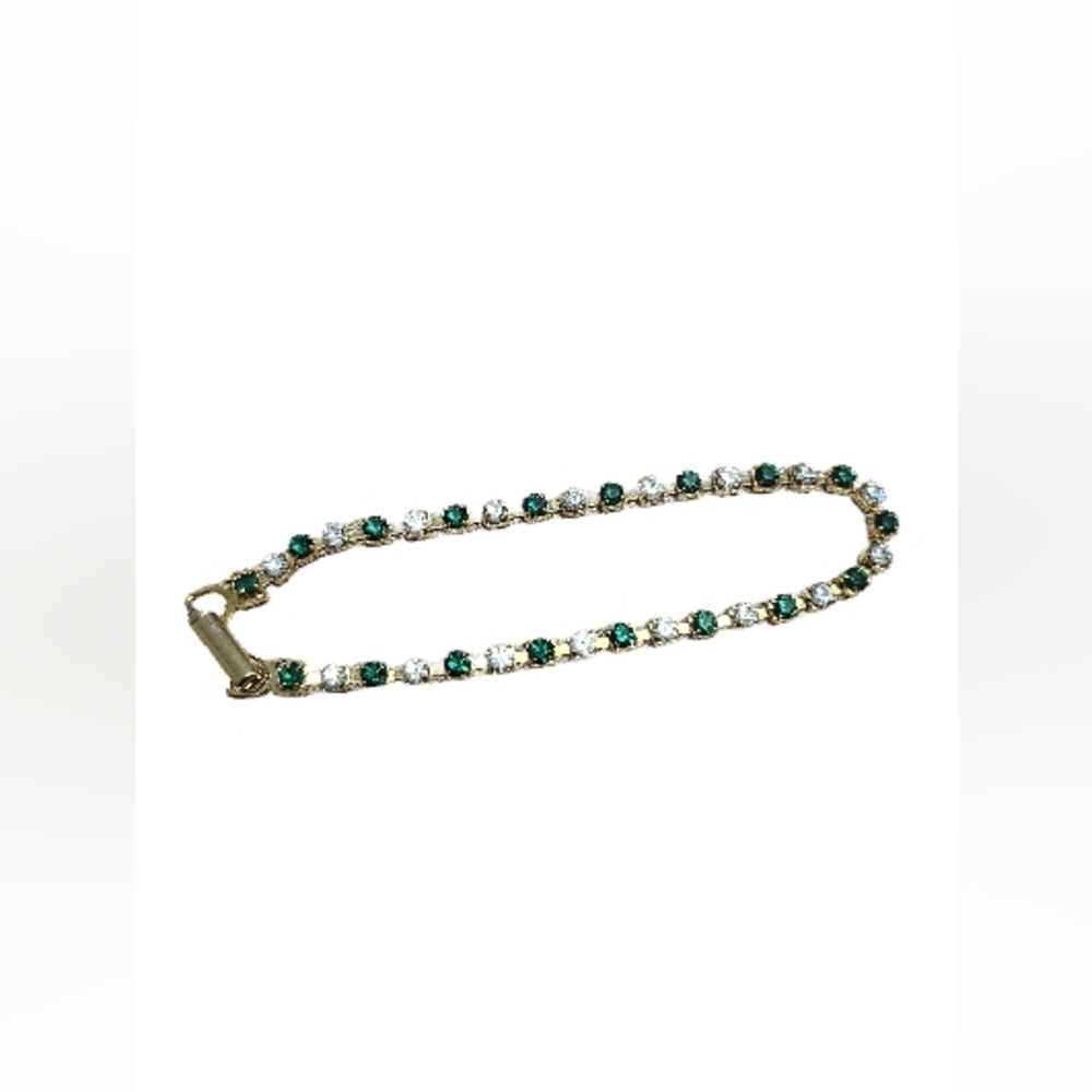 Elegant Tennis Bracelet with Alternating Emerald Green and Clear Crystal Stones